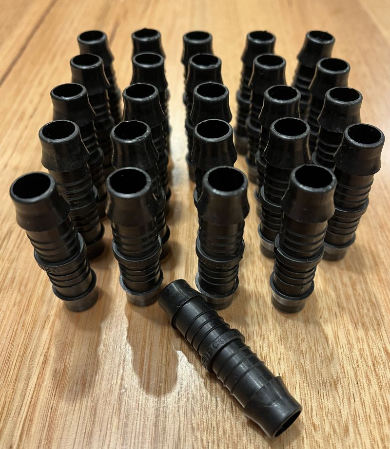 13 mm Barbed Joiners – Pack of 25